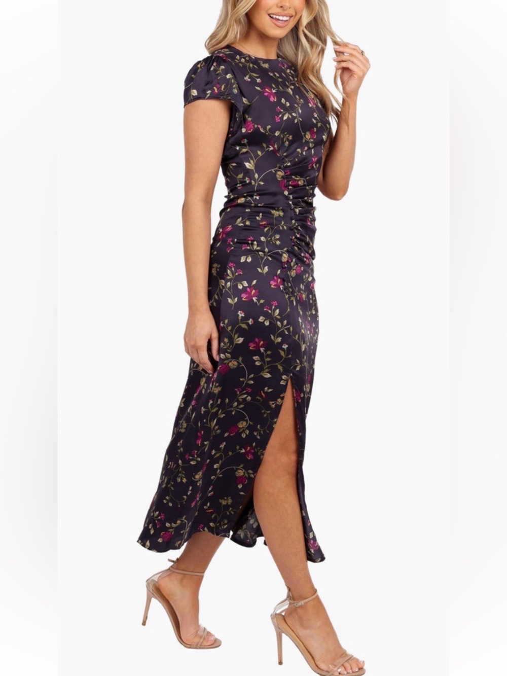 Petal & Pup Lisbeth Floral Cap Sleeve
Satin Midi Dress Size Small